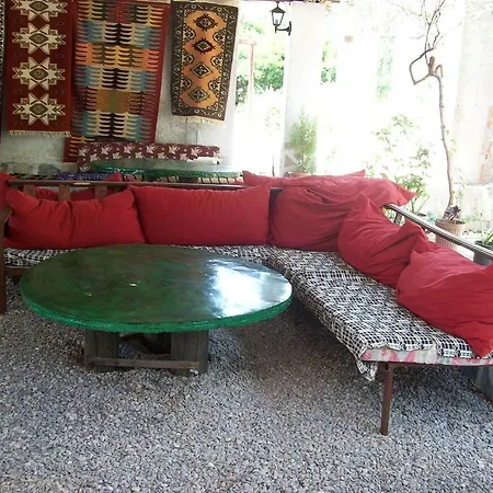 Yakamoz Mazi